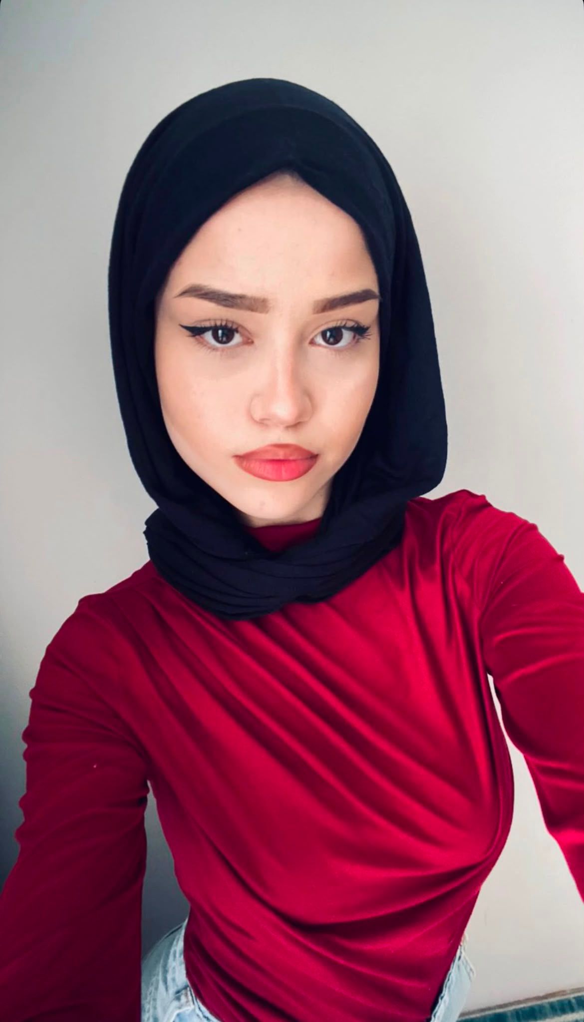 Dinlence Zeki Bir Sevgili Bayan Escort Zeynep