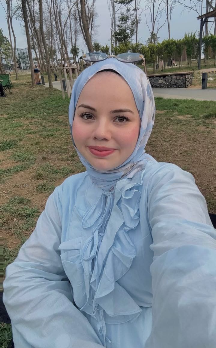 Duracak Olgun Escort Bayan Kadeh