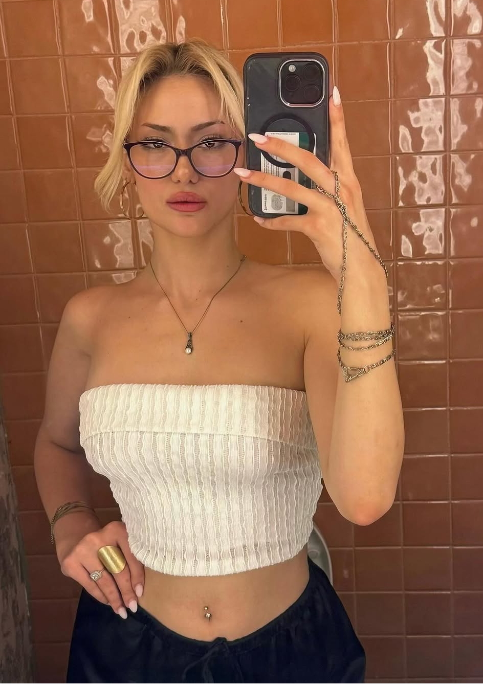 Görüşlü Çıtır Escort Selma